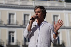 «No soy racista»: Carlos Baute rompió el silencio con un VIDEO en sus redes sociales