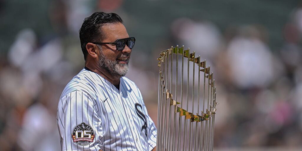 Oswaldo Guillén rompió en llanto al enterarse de un brillante homenaje que recibirá de los Medias Blancas de Chicago
