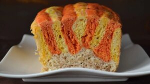 Pan de Sant Jordi, una receta con sobrasada y queso imprescindible este día en Cataluña
