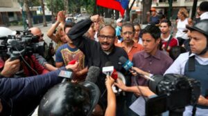 Periodista Carlos Julio Rojas denuncia más de un mes de retraso en respuesta sobre su amnistía