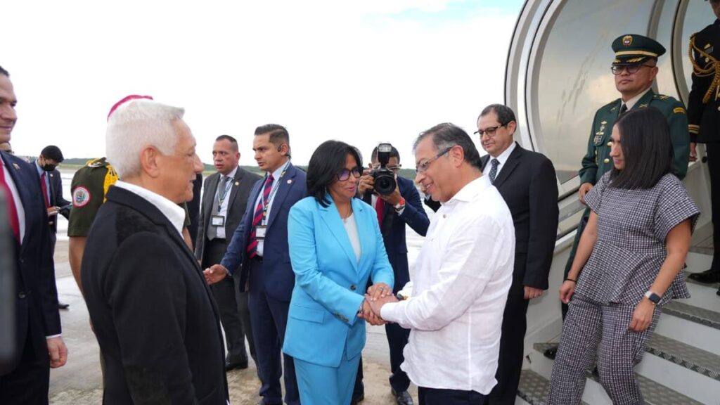 Petro anuncia que su reunión con Delcy Rodríguez se centrará en la seguridad fronteriza