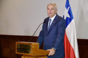 Polémica en Chile por el millonario recorte ordenado por Kast a los programas sociales