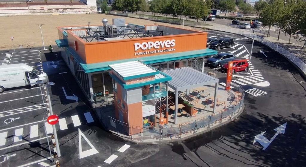 Popeyes acelera su expansión en Zaragoza con la apertura de su quinto restaurante