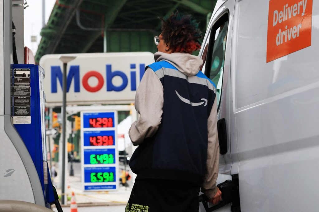 Precio de la gasolina en EE UU alcanza nuevo récord y se sitúa en 4,23 dólares por galón