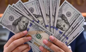 Precio del dólar del 15 de abril sube casi un bolívar