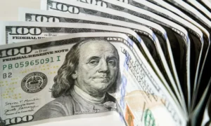Precio del dólar del 22 de abril aumenta un poco más de Bs 1
