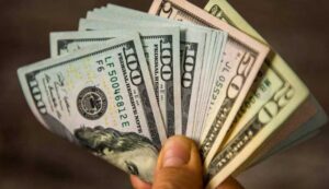 Precio del dólar del 6 de abril por encima de 474 bolívares