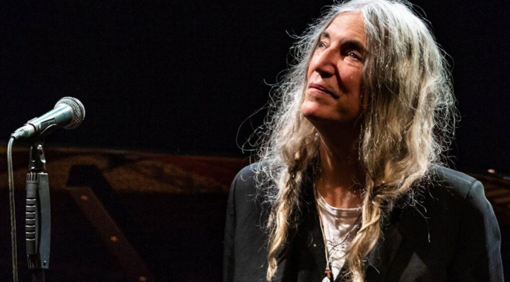 Premios- Patti Smith dice que el galardón le hace sentir "rejuvenecida"