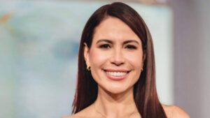 Presentadora venezolana Lindsay Casinelli confirma su puesto en Telemundo