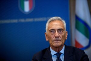 Presidente de la Federación italiana de fútbol renunció tras el nuevo fracaso de la selección