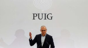 Puig remodela el consejo de administración con la salida de Josep Oliu y la propuesta de reelección de Marc Puig