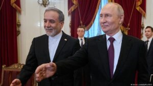 Putin promete apoyo a Irán en encuentro con Araghchi