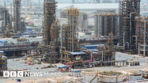 Qué tan poderosa es la OPEP y por qué la salida de Emiratos Árabes Unidos es un duro golpe al cartel que influye en el precio global del petróleo