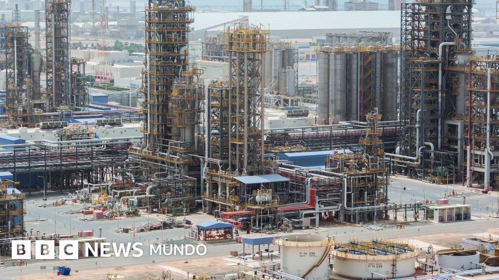 Qué tan poderosa es la OPEP y por qué la salida de Emiratos Árabes Unidos es un duro golpe al cartel que influye en el precio global del petróleo