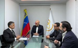 R4 y Cavecom-e impulsan el «Kit Digital Venezuela»