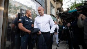 RUMEN RADEV | Quién es Rumen Radev, el populista de izquierdas de Bulgaria que no se molesta en ocultar su preferencia por Rusia | elperiodico.com