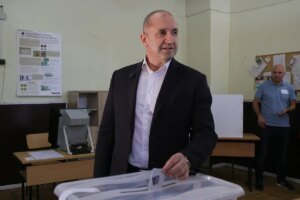 Radev gana en Bulgaria, según los primeros sondeos a pie de urna | elmundo.es