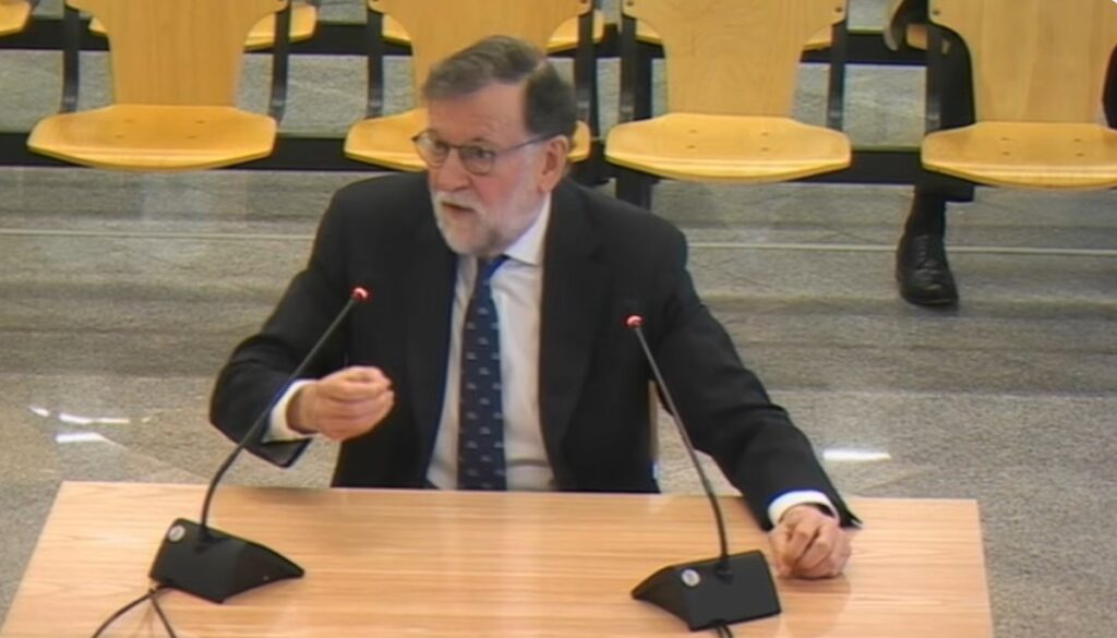 Rajoy niega una "operación política" para robar información a Bárcenas y que destruyera un sobre ante el extesorero