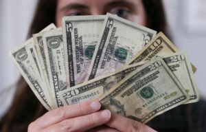 Remesas a México suben 0.4 % en febrero