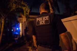 Renuncia Todd Lyons, jefe interino del ICE y supervisor del plan de deportación masiva de Trump