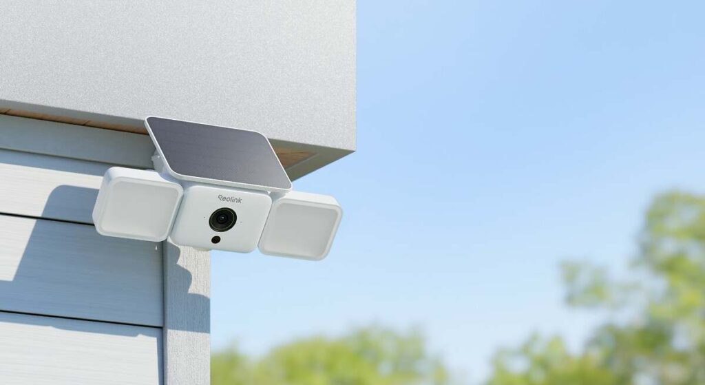 Reolink Solar Floodlight Cam: vigilancia exterior sin cables y potente luz