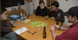 Reunión que estaba buena se va a la mierda en el instante que sacan juego de mesa – El Chigüire Bipolar