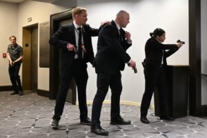 Revelaron cuál es el estado de Trump y otros miembros del gabinete tras disparos en cena de corresponsales