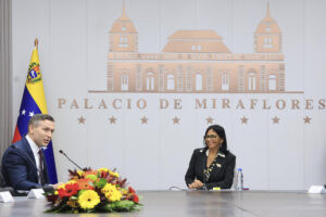 Rodríguez: EE UU debe levantar sanciones para atraer inversiones