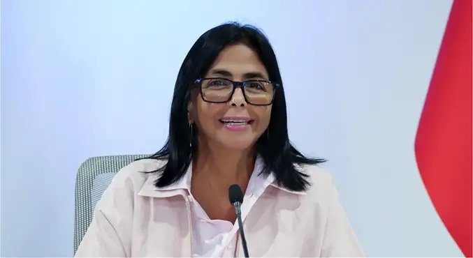 Rodríguez celebra decisión del FMI y anuncia presidente del BCV
