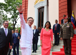 Rodríguez y Petro: para Venezuela y Colombia es fundamental garantizar la integración energética