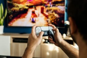 Sabe de crisis porque dirigió Google Stadia y ahora cree que la industria del videojuego es «insostenible»