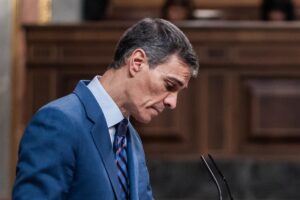 Sánchez, a Feijóo: El pacto extremeño PP-Vox da una «patada a la Constitución» al «violar» el principio de igualdad | europapress.es