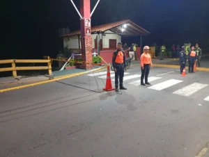 «Solo motos y carros livianos por el puente de Ureña»