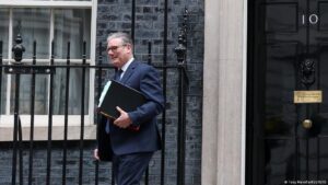 Starmer bajo presión por exembajador vinculado a Epstein