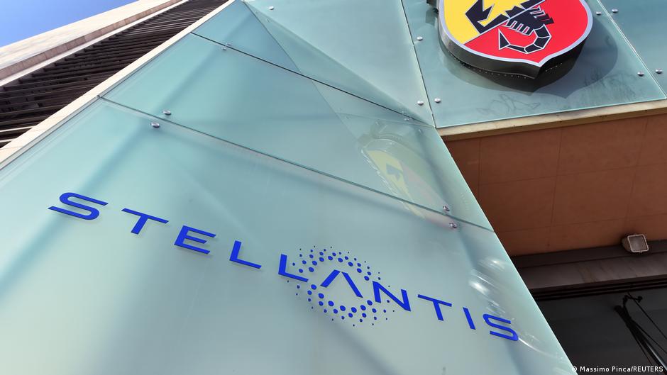 Stellantis retira hasta 700.000 coches híbridos en el mundo