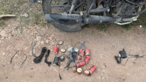 Tensión por explosivos que caen sobre El Plateado, Cauca: una de las granadas lanzada mediante drones quedó en el techo de la casa de unos campesinos