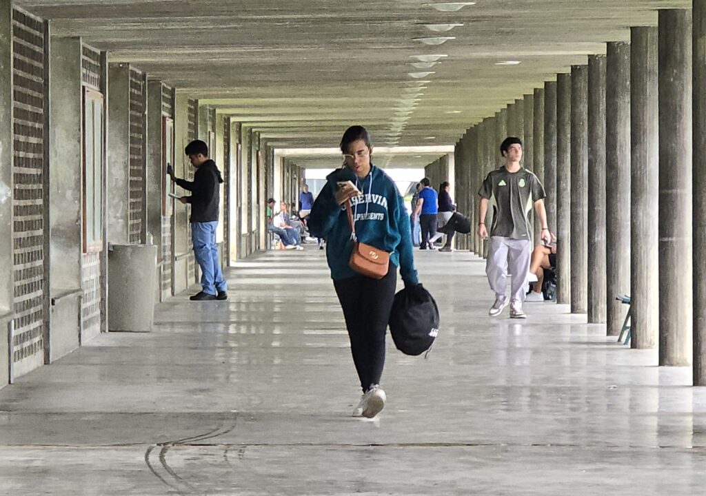 Trabajadores de al menos 23 universidades paralizan actividades para exigir aumento salarial