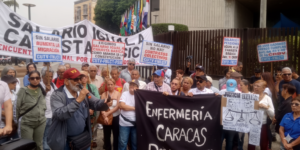 Trabajadores exigen salarios al TSJ