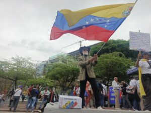Trabajadores fueron a Embajada de EE.UU. a pedir lo que autoridades venezolanas siguen sin concederles