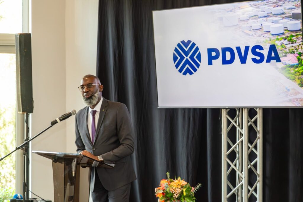 Tras años de negativas, Curazao confirmó contactos con Pdvsa para posible regreso a la refinería Isla