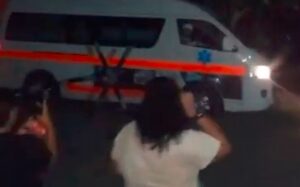 Traslado nocturno en ambulancia de algunos presos de Yare III reavivó el temor de si hay más muertos (VIDEO)
