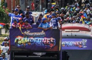 Trofeo del Clásico Mundial de Béisbol recorrió las calles de Cumaná – Correo del Orinoco
