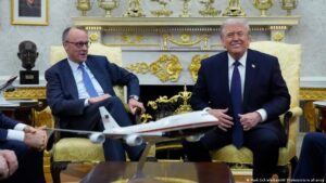 Trump advierte a Merz que no interfiera en guerra en Irán