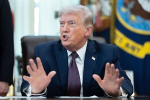 Trump afirma que está «más que considerando» la salida de EEUU de la OTAN | europapress.es