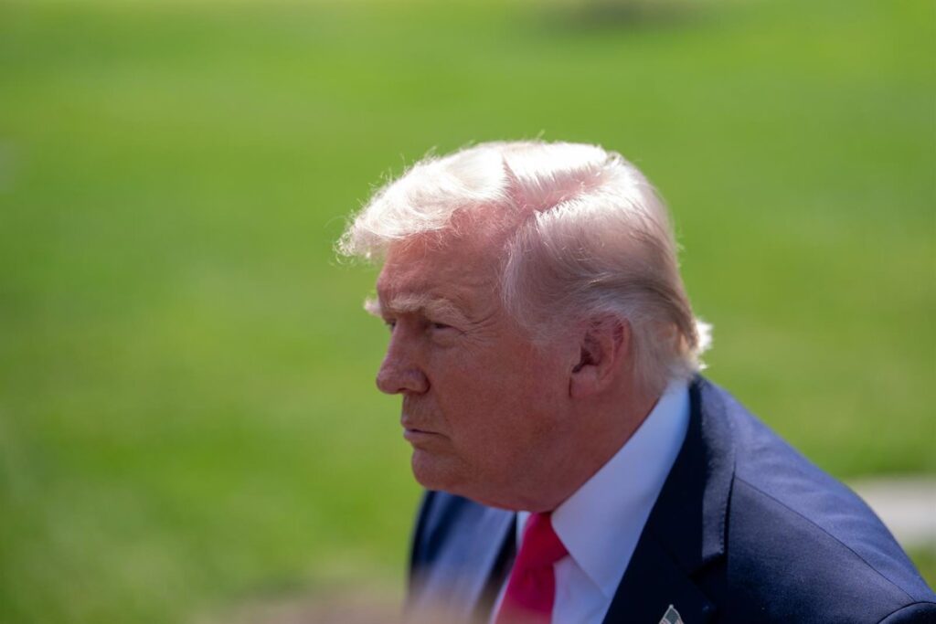 Trump anuncia que EEUU mantendrá su bloqueo sobre Ormuz hasta que terminen las conversaciones con Irán