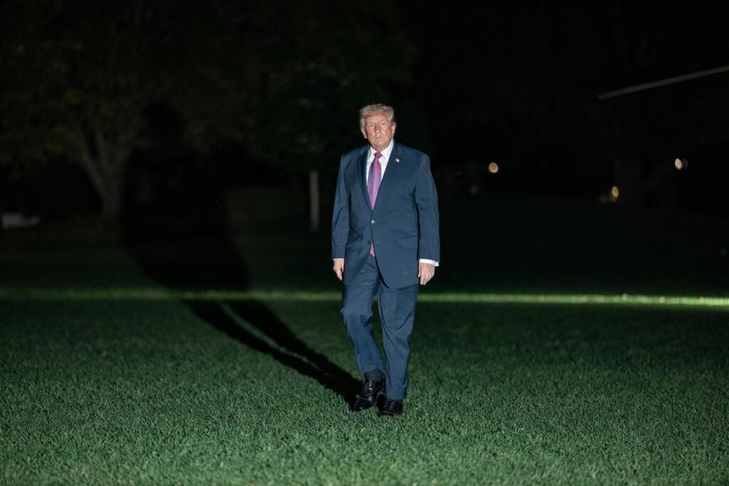 Trump confirma la llegada este próximo lunes de los negociadores de EEUU a Pakistán