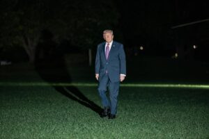 Trump confirma la llegada este próximo lunes de los negociadores de EEUU a Pakistán