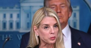 Trump fulmina a la fiscal general de Estados Unidos, Pam Bondi