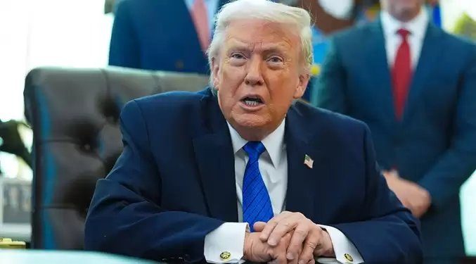 Trump publica una nueva imagen de él junto a Jesucristo