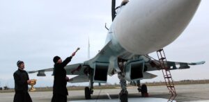 Ucrania asegura haber atacado tres buques militares rusos y un avión de combate en Crimea | elperiodico.com